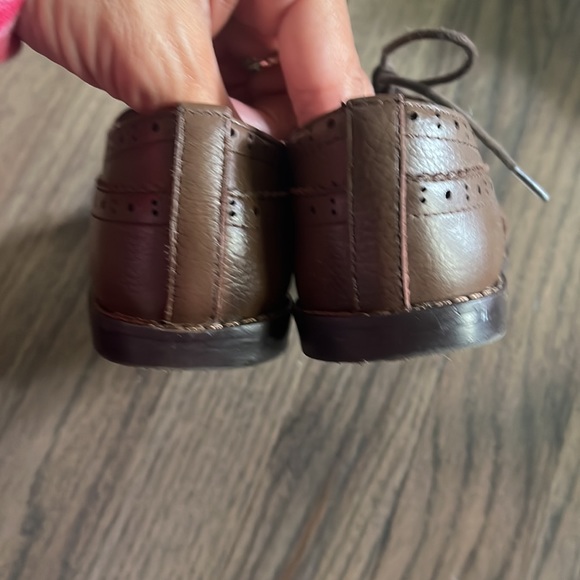 Janie and Jack brown leather shoes wingtip - Picture 3 of 4